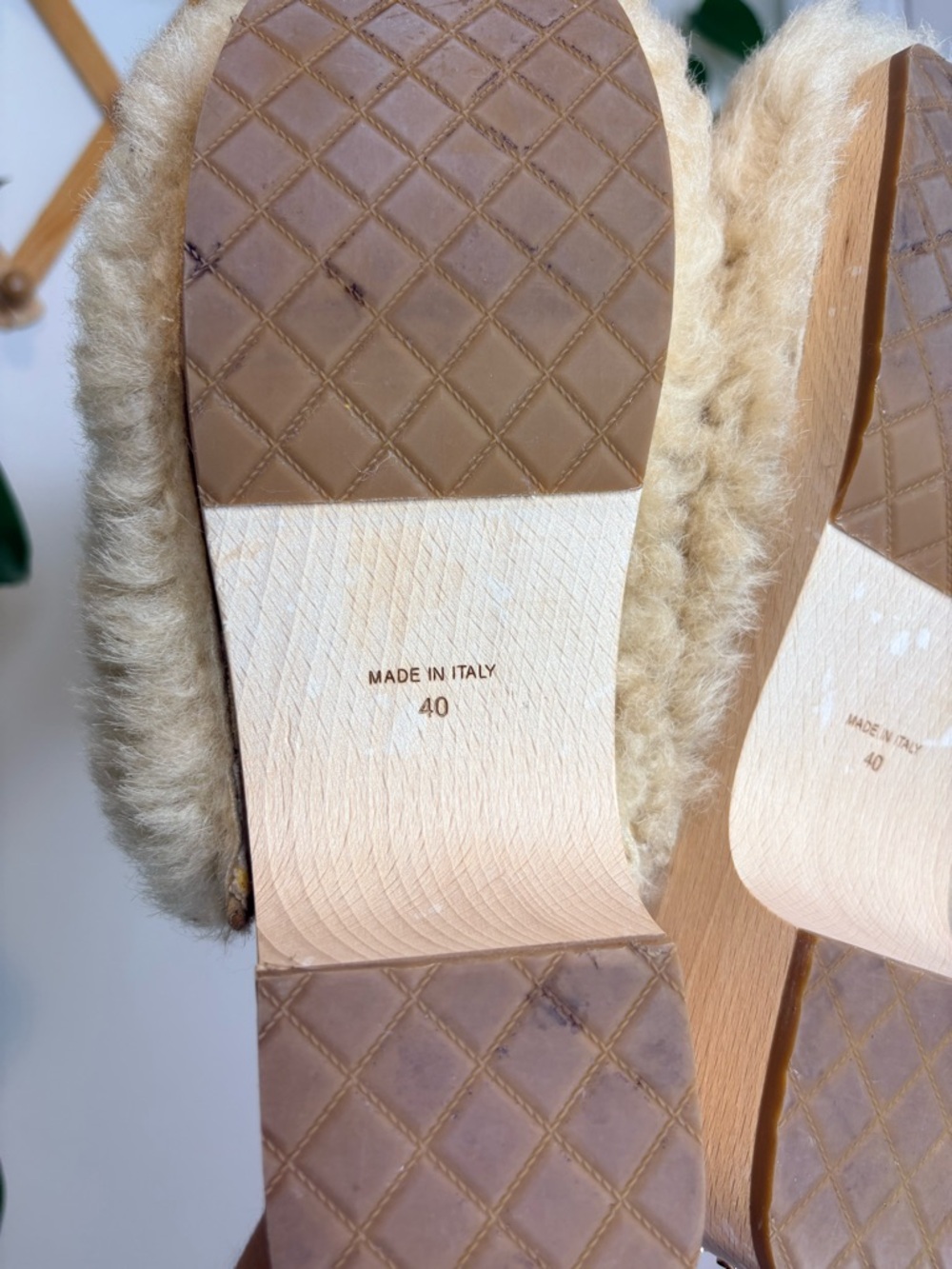 CHANEL 2022 Beige Shearling Lambskin Clogs - Picture 9 of 9